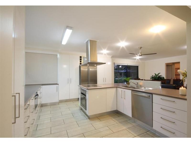 2 Sunbury Place, Peachester QLD 4519
