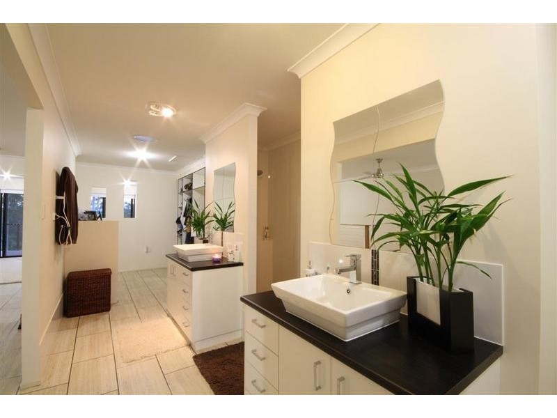 2 Sunbury Place, Peachester QLD 4519