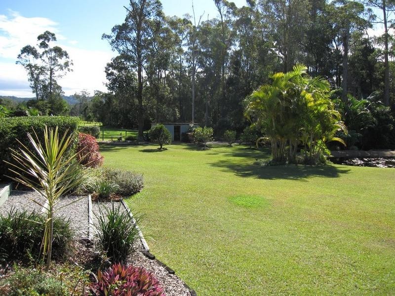 19 Wattlebird Place, Landsborough QLD 4550