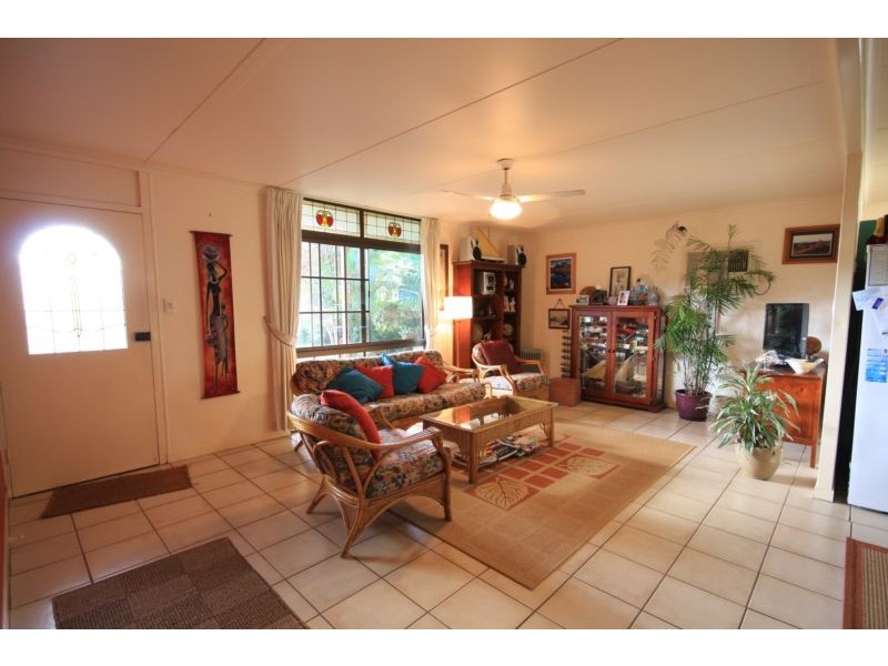 15 Youngs Road, Glass House Mountains QLD 4518