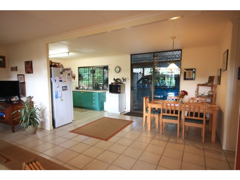 15 Youngs Road, Glass House Mountains QLD 4518