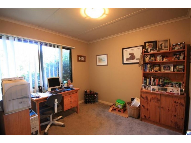 15 Youngs Road, Glass House Mountains QLD 4518