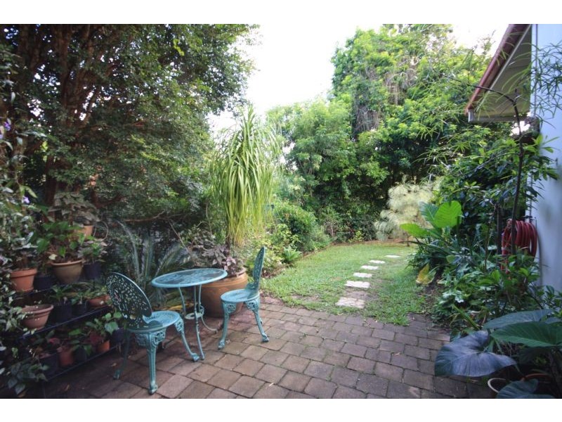 15 Youngs Road, Glass House Mountains QLD 4518