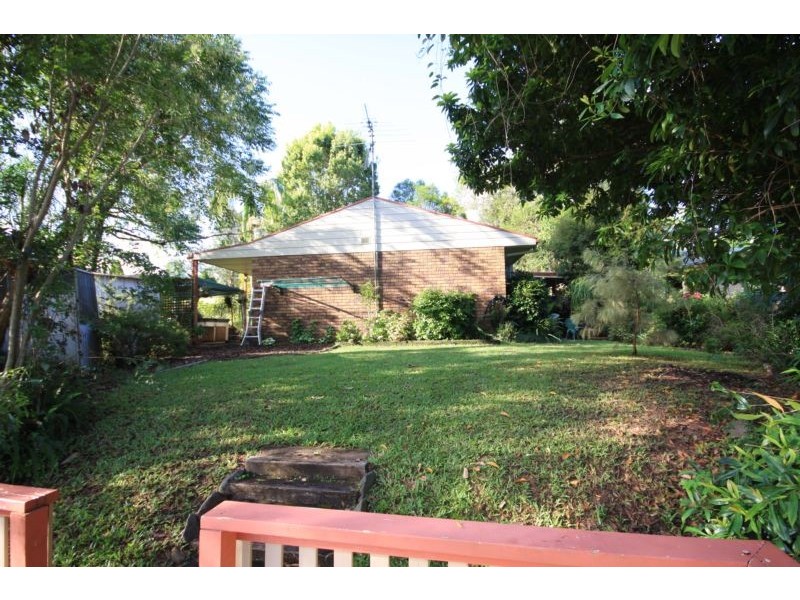 15 Youngs Road, Glass House Mountains QLD 4518
