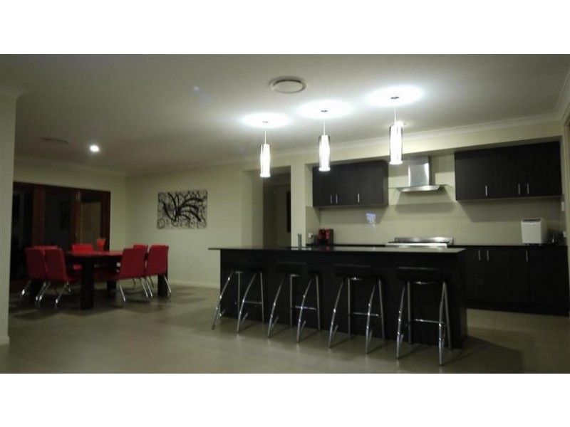 20 Fullerton Road, Glass House Mountains QLD 4518