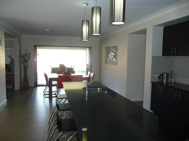 20 Fullerton Road, Glass House Mountains QLD 4518