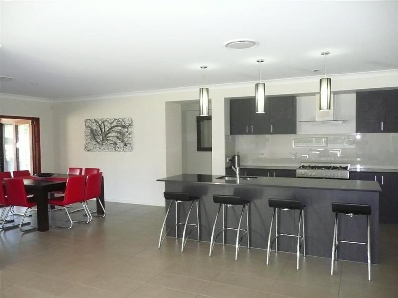 20 Fullerton Road, Glass House Mountains QLD 4518