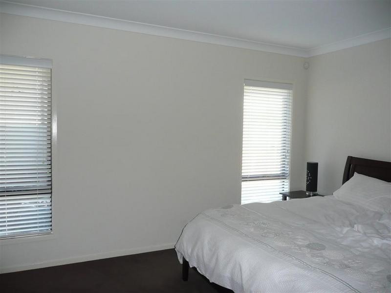 20 Fullerton Road, Glass House Mountains QLD 4518