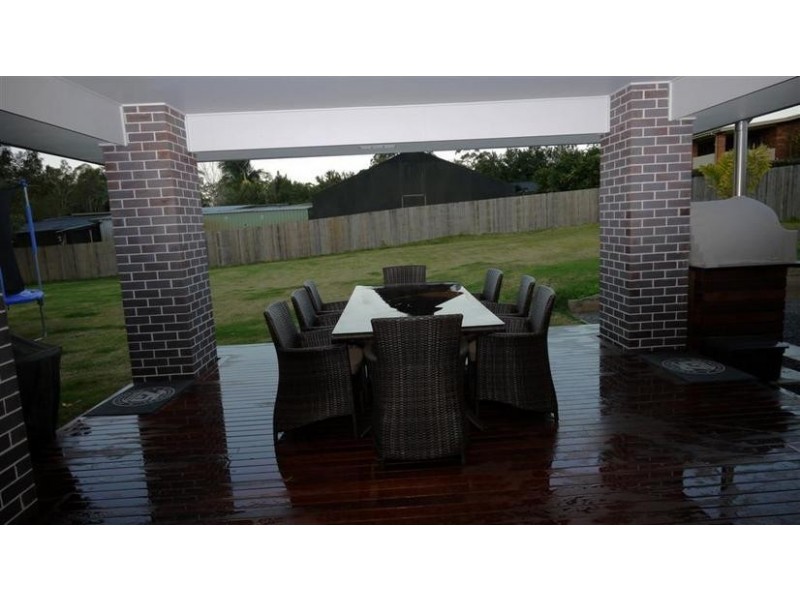 20 Fullerton Road, Glass House Mountains QLD 4518