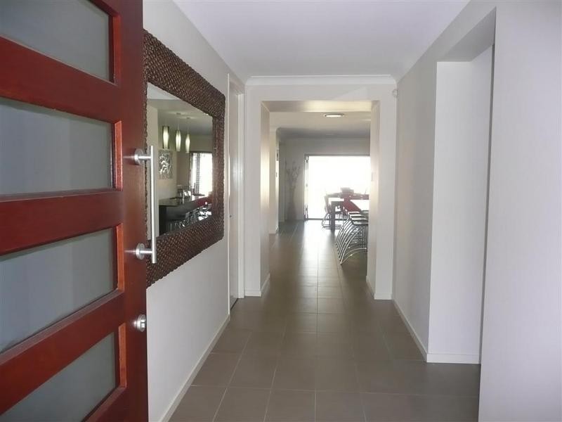 20 Fullerton Road, Glass House Mountains QLD 4518