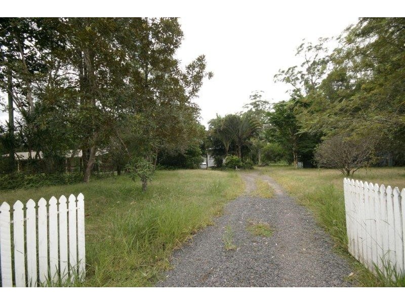 258 Peachester Road, Beerwah QLD 4519