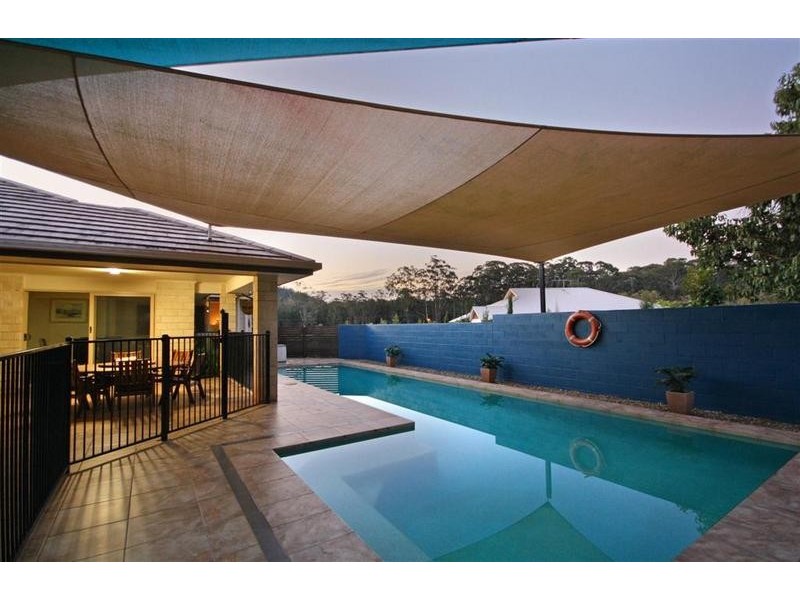 13 Peak View Place, Glass House Mountains QLD 4518