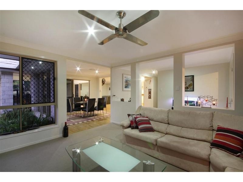 13 Peak View Place, Glass House Mountains QLD 4518