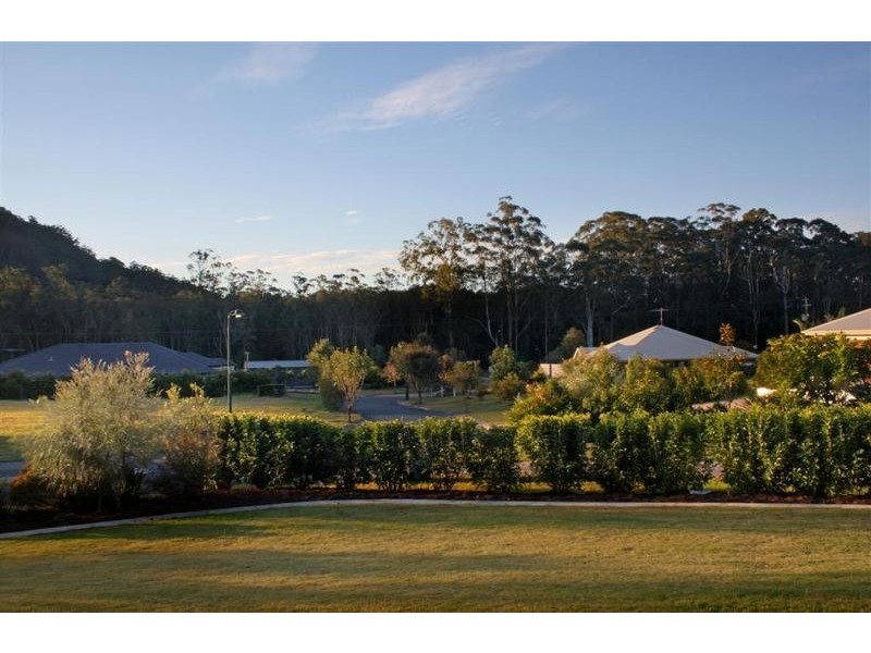 13 Peak View Place, Glass House Mountains QLD 4518