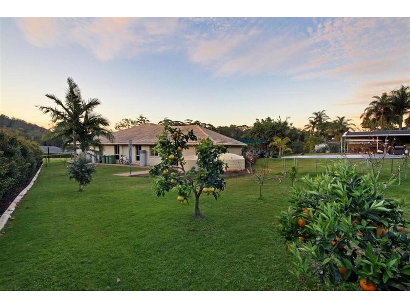 13 Peak View Place, Glass House Mountains QLD 4518