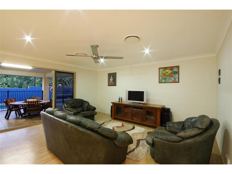 13 Peak View Place, Glass House Mountains QLD 4518