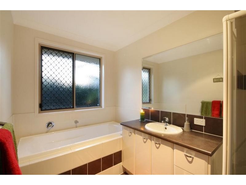 13 Peak View Place, Glass House Mountains QLD 4518