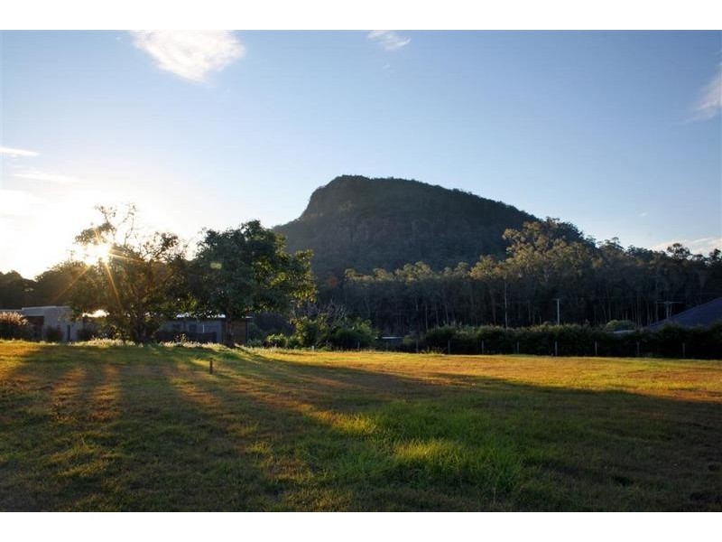 13 Peak View Place, Glass House Mountains QLD 4518