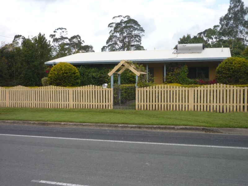 8 Gympie Street North, Landsborough QLD 4550