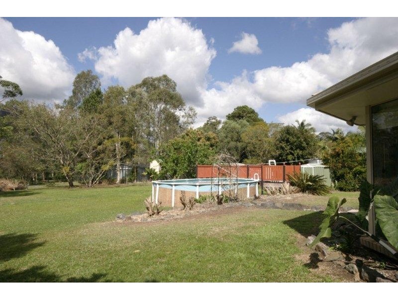 6 Mountainview Place, Glass House Mountains QLD 4518