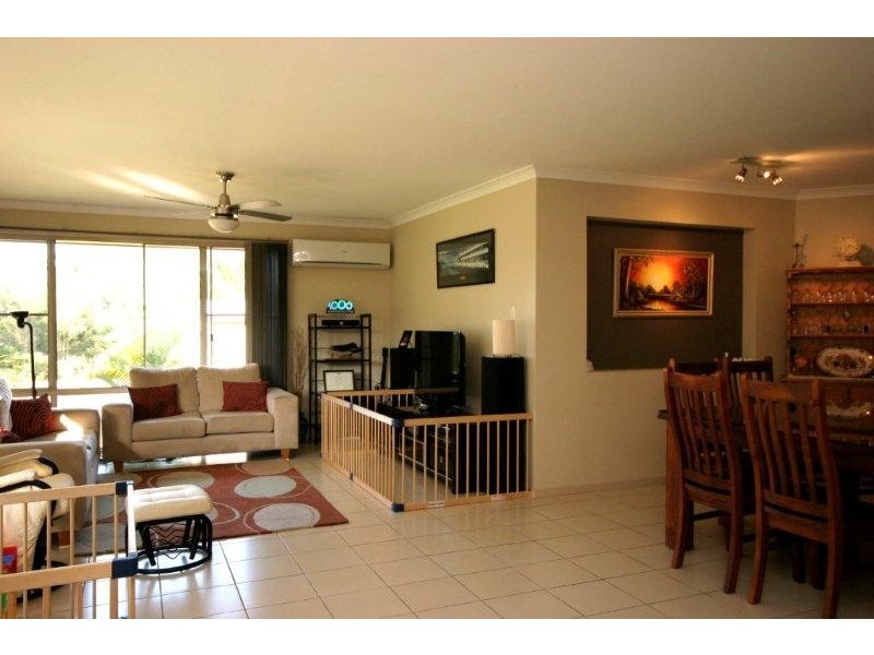 33 Kirsten Drive, Glass House Mountains QLD 4518