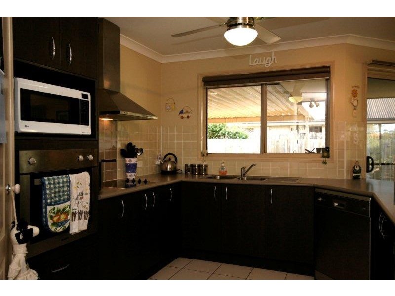 33 Kirsten Drive, Glass House Mountains QLD 4518
