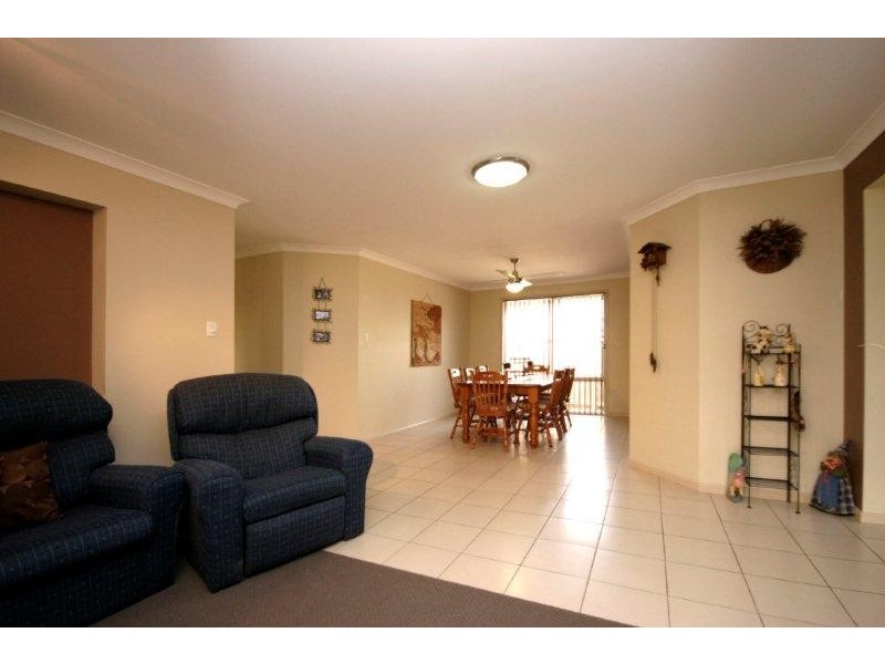 33 Kirsten Drive, Glass House Mountains QLD 4518