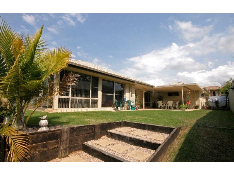 33 Kirsten Drive, Glass House Mountains QLD 4518