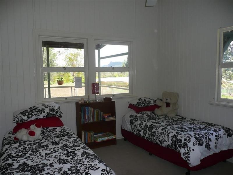 57 Coonowrin Road, Glass House Mountains QLD 4518