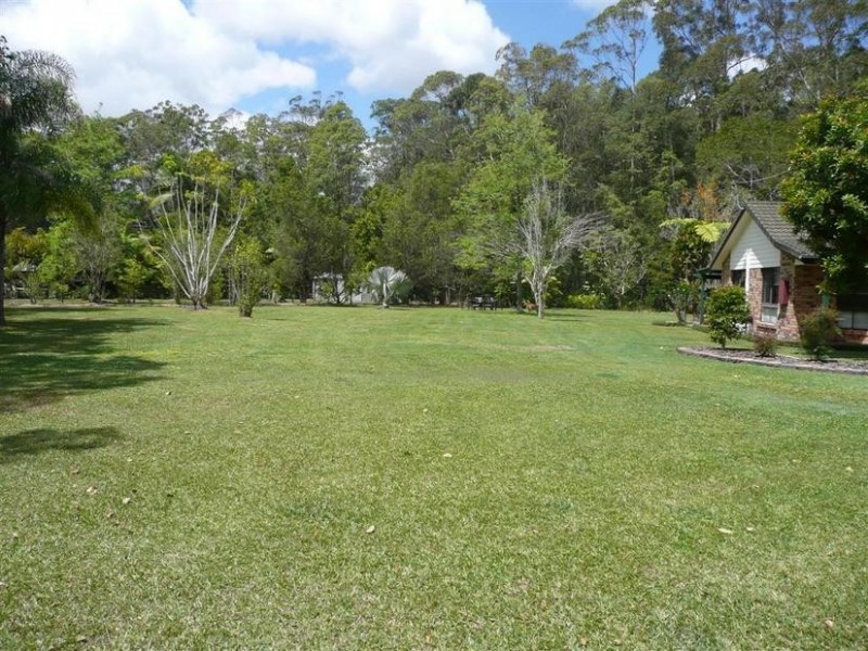33 Woodwood Road, Landsborough QLD 4550