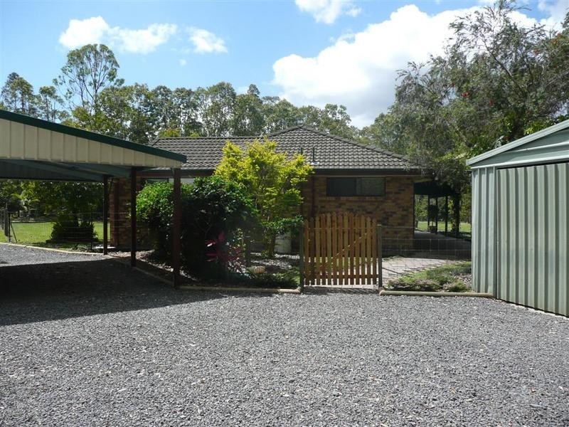 33 Woodwood Road, Landsborough QLD 4550