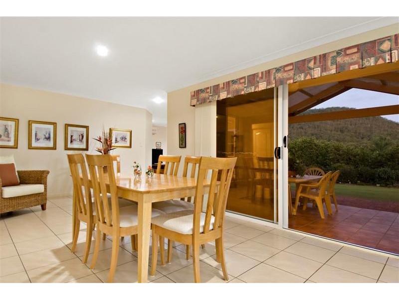 4 Toriana Place, Beerwah QLD 4519