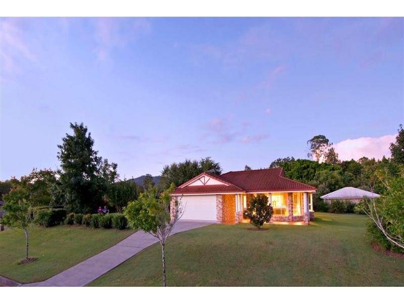 4 Toriana Place, Beerwah QLD 4519