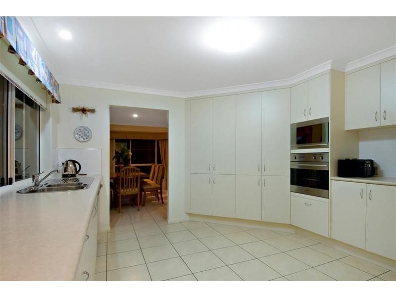 4 Toriana Place, Beerwah QLD 4519