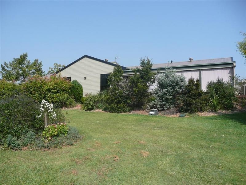 28 Clearview Drive, Glass House Mountains QLD 4518