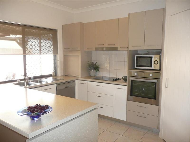 15 Greenview Avenue, Beerwah QLD 4519