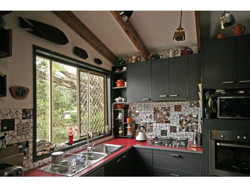 71 Railway Parade, Glass House Mountains QLD 4518