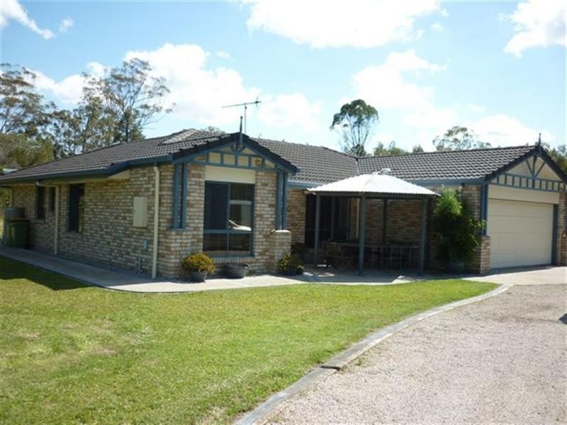 11 Cobb & Co Drive, Beerburrum QLD 4517