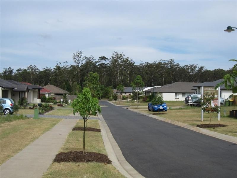 16 Peppertree Way, Beerwah QLD 4519