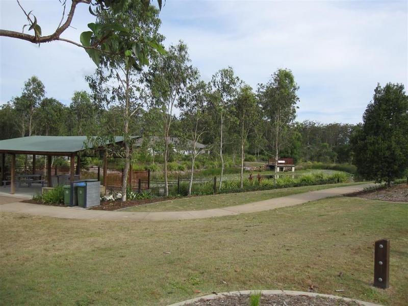 16 Peppertree Way, Beerwah QLD 4519