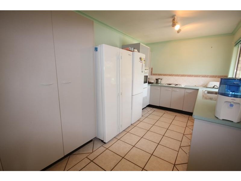 11 Buzaki Road North, Glass House Mountains QLD 4518