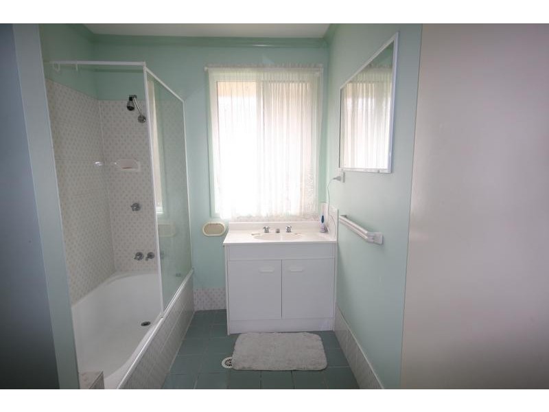 11 Buzaki Road North, Glass House Mountains QLD 4518