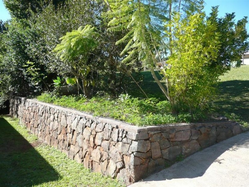 11 Buzaki Road North, Glass House Mountains QLD 4518