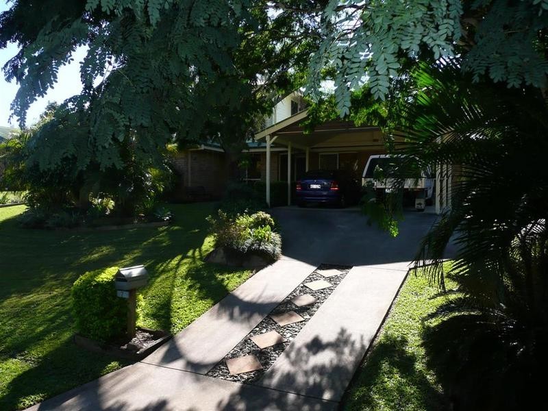 7 Dana Close, Glass House Mountains QLD 4518