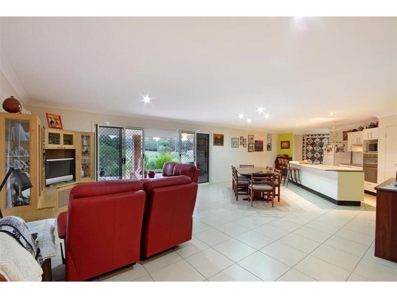 11 Avilka Place, Beerwah QLD 4519