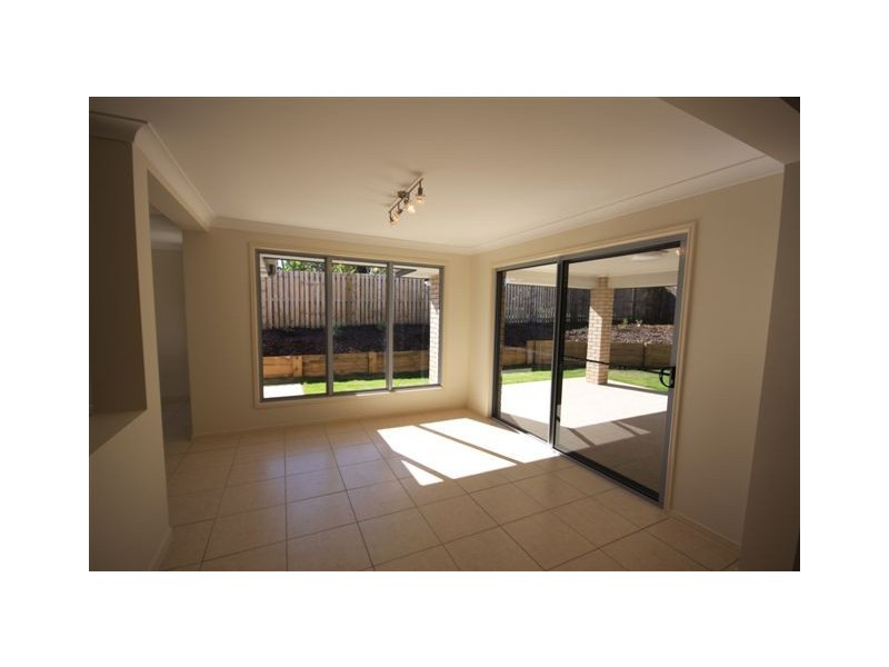 19 Greenview Avenue, Beerwah QLD 4519