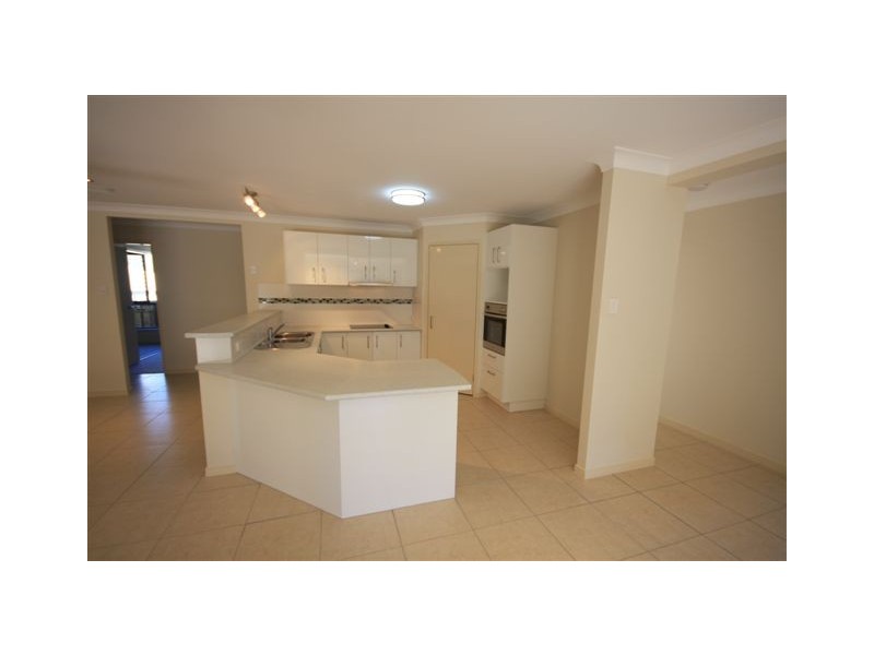 19 Greenview Avenue, Beerwah QLD 4519
