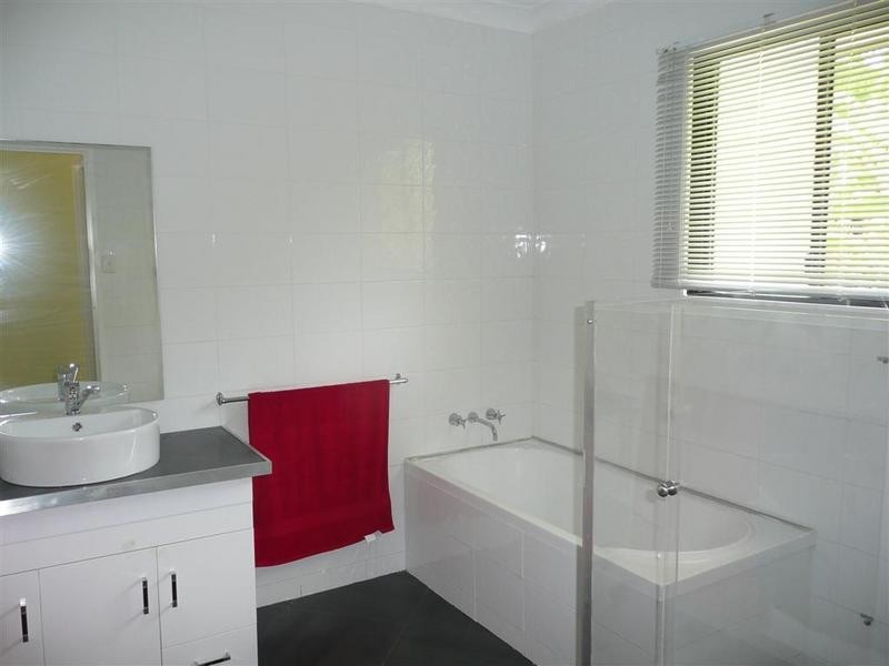 164 Pikes Road, Glass House Mountains QLD 4518