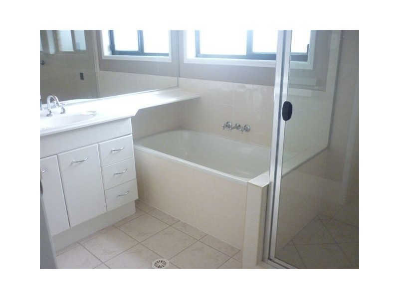 8 Tutt Court, Landsborough QLD 4550