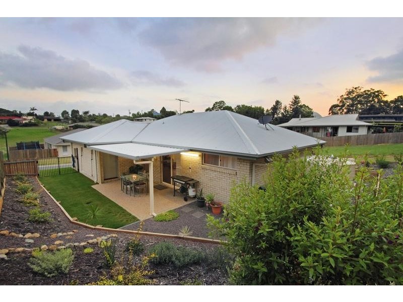 2 Bronzewing Place, Glass House Mountains QLD 4518